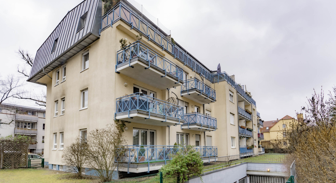 Bezugsfreie Dachgeschosswohnung mit großem Balkon und TG-Stellplatz 13156 Berlin, Dachgeschosswohnung