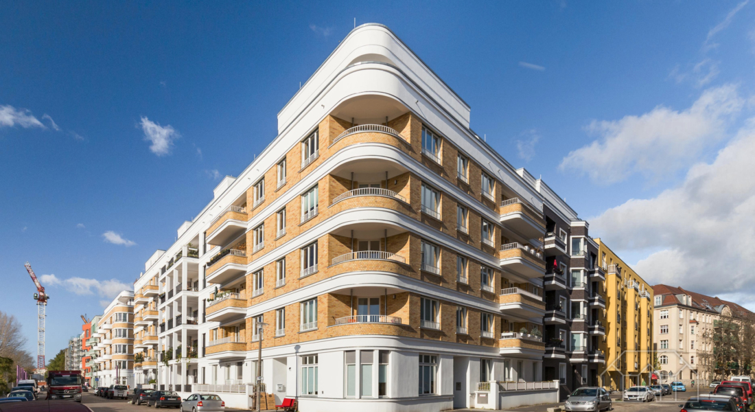 Modern möblierte Dachgeschosswohnung in perfekter Lage und Traumblick 10245 Berlin, Dachgeschosswohnung