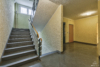 3-Raumwohnung mit großem, verglastem Balkon - Das gepflegte Treppenhaus