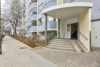 3-Raumwohnung mit großem, verglastem Balkon - Der Hauseingang