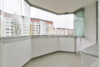 3-Raumwohnung mit großem, verglastem Balkon - Halb geöffnete Glasfront