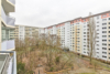 3-Raumwohnung mit großem, verglastem Balkon - Blick in den kleinen Park