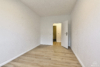 3-Raumwohnung mit großem, verglastem Balkon - Zimmer 1 - Blick vom Fenster