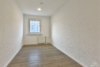 3-Raumwohnung mit großem, verglastem Balkon - Zimmer 1