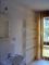 Schöne helle 2 Zimmer Singlewohnung, inselartig eingebettet im Grunewald - Bad mit Waschtisch, Handtuchwärmer und Fenster