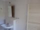 Schöne helle 2 Zimmer Singlewohnung, inselartig eingebettet im Grunewald - Waschtisch und Handtuchwärmer im Bad
