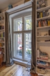 Zentral gelegene 2-Zimmerwohnung im Hochparterre - Schlafzimmerfenster