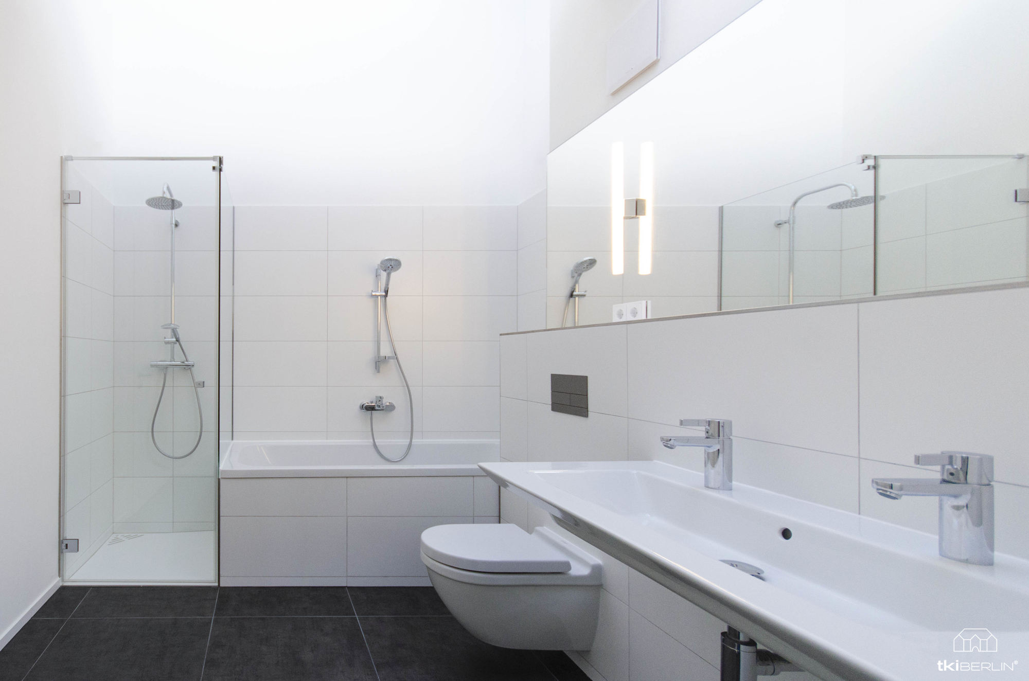 Das Hauptbadezimmer