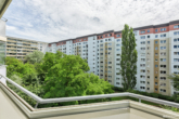 3-Raumwohnung mit großem, verglastem Balkon - Blick vom Balkon