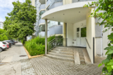 3-Raumwohnung mit großem, verglastem Balkon - Der Hauseingang