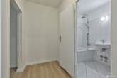 3-Raumwohnung mit großem, verglastem Balkon - Das gemütliche Wannenbad